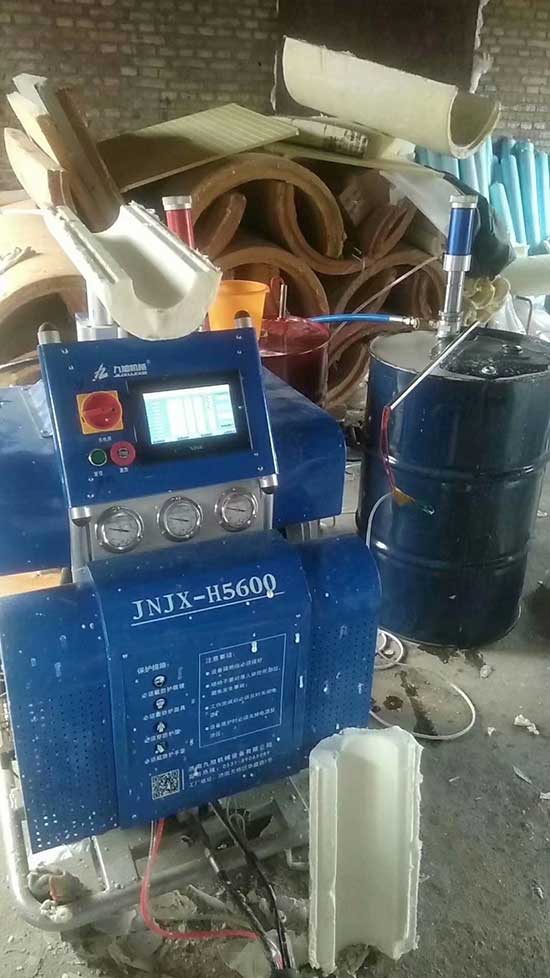 JNJX-H5600批量澆注瓦殼（管）聚氨酯發泡機