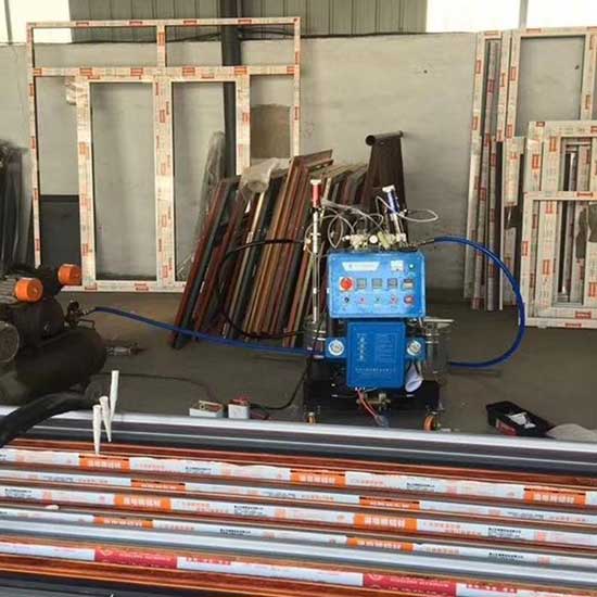 Q2600D聚氨酯斷橋鋁型材填充發(fā)泡機
