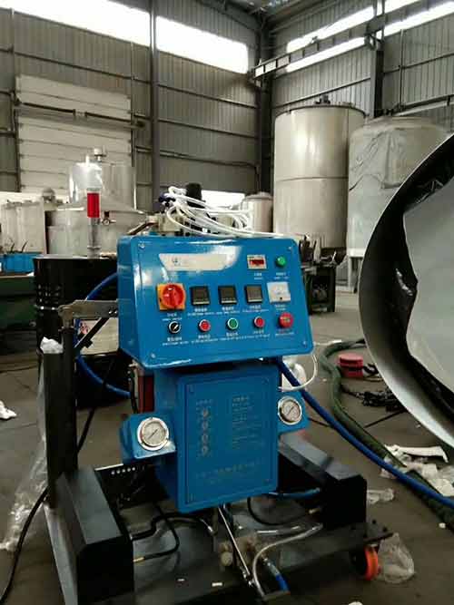 Q2600雙組份聚氨酯材料無(wú)縫對(duì)接噴涂機(jī)