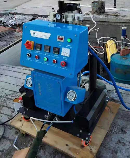  濟南九旭Q2600聚氨酯噴涂機器